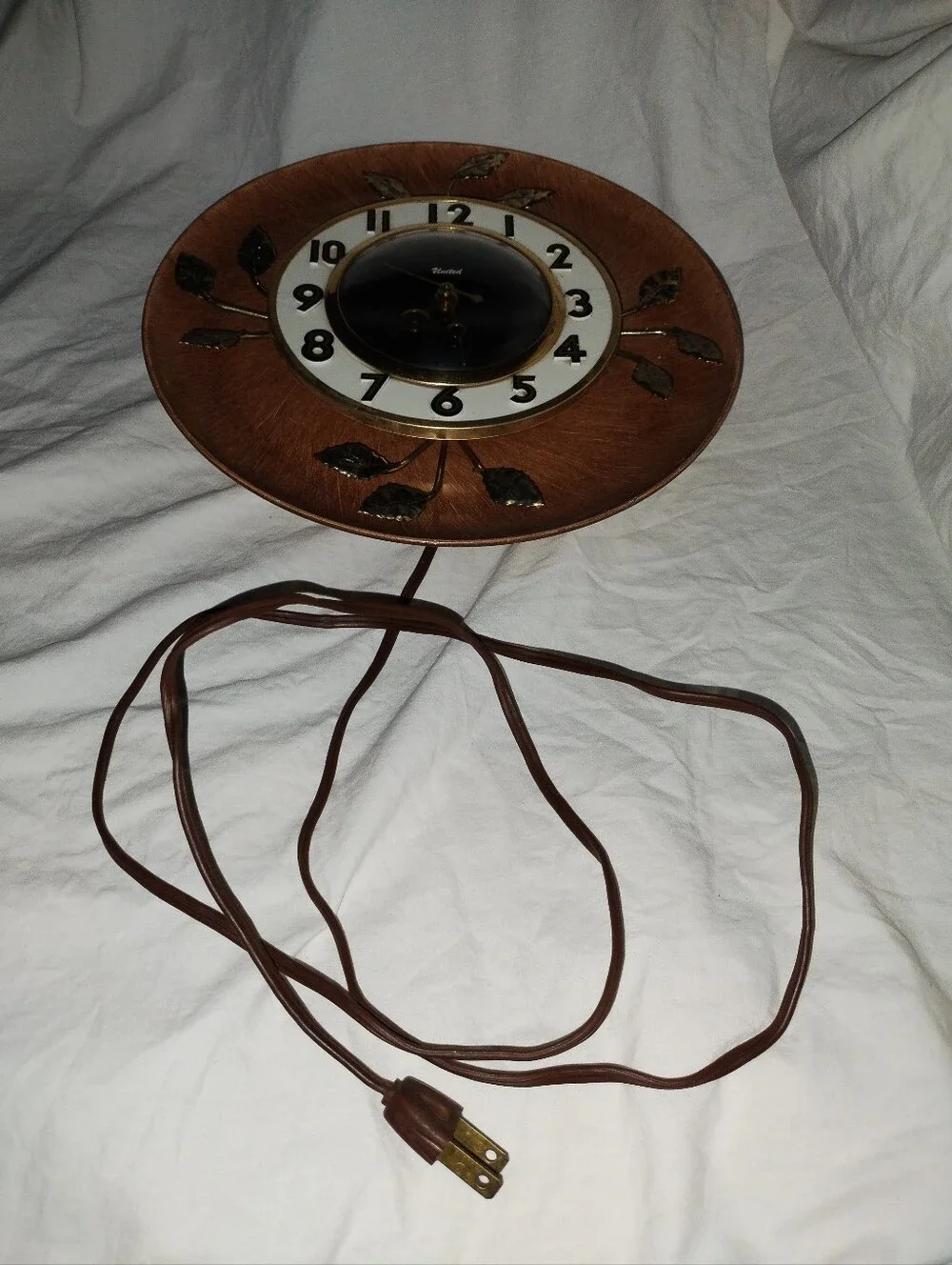 Vintage United Clocks USA New York Gold Leaf Plate Clock Tested 10 1/2